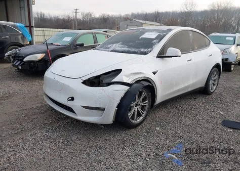 2022 Tesla Model Y Long Range Dual Motor All-Wheel Drive z USA, uszkodzony, nr VIN 7SAYGDEE2NF438122